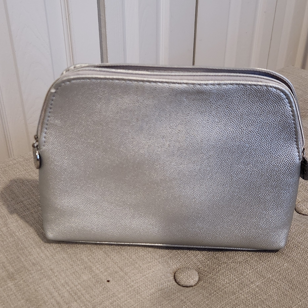 La Prairie Shimmering Silver Cosmetic Bag